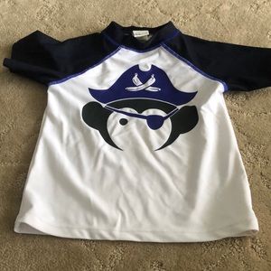 Swimming shirt